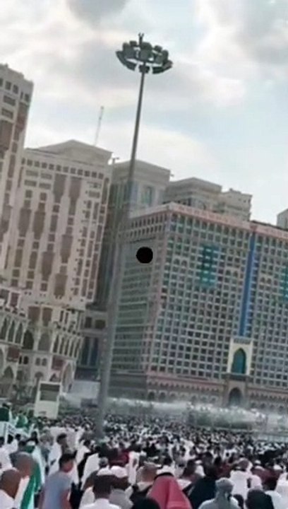 Water spray fans in Masjid al-Haram Makkah | Air Cooling Technique in Baitullah Courtyards Mecca