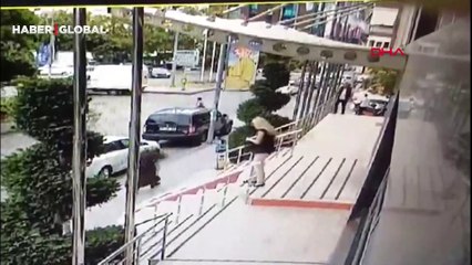 Korku dolu anlar! Maltepe Belediyesi'ne silahlı baskının görüntüleri ortaya çıktı