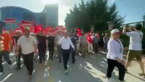 Tanju Özcan CHP Genel Merkezi önüne geldi