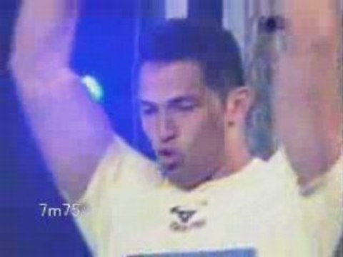 ATHLE LANCER DE GALLON 2005 record du monde