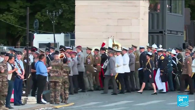 Défilé militaire du 14 juillet : derniers préparatifs sur les Champs-Elysées