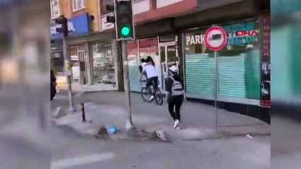 Balade à vélo dangereuse à Sultangazi