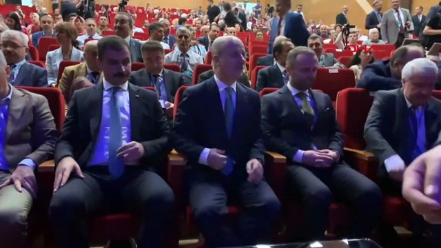 Le président du YÖK, Erol Özvar, veut que les universités suivent les candidats
