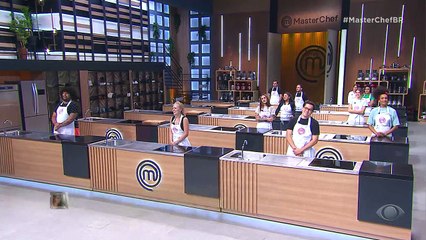 Leonardo vence leilão com prato em homenagem à esposa