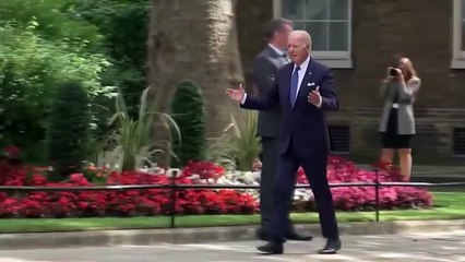 İngiltere Başbakanı Sunak'la görüşen Biden'ın not kağıdındaki Türkiye ayrıntısı objektiflere yakalandı