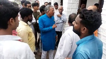 कांग्रेस के पूर्व विधायक के स्कूल में तिलक लगाने वाले विद्यार्थियों को नहीं दिया प्रवेश, मचा बवाल