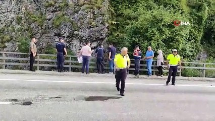 Essayer d'identifier le corps de la femme retrouvé dans le lit du ruisseau