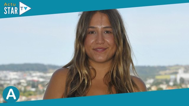 Maison de stars : Izïa Higelin, son précieux appartement dans un village de Paris, une petite roulo