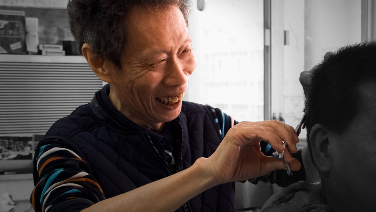 Old-school haircut tradition lives on in the hands of Hong Kong master barber Tiger Leung