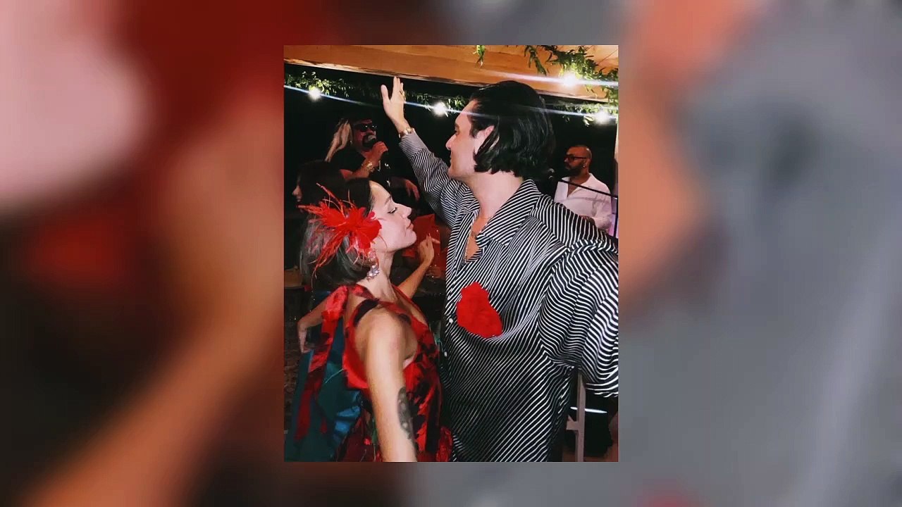 Zeynep Bastık, genç işletmeci Ali Can Ayyıldız ile aşk yaşamaya başladı