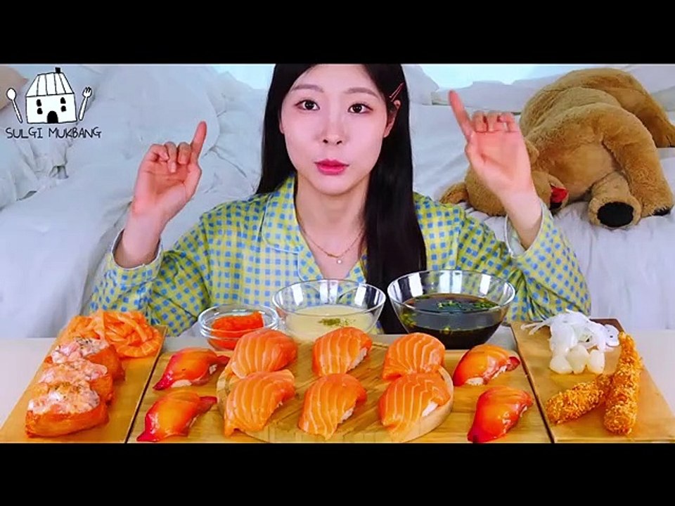 ASMR MUKBANG Big Salmon Sushi, Salmon noodles, yubu Sushi with Salmon, Deep fried Shrimp.