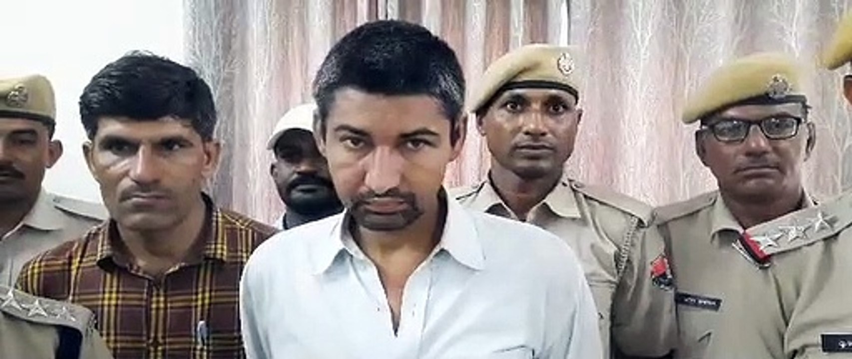 Big News: खिलौने की बंदूक से रेलवे के टीटीई ने की 24 लाख की बैंक लूट, पत्नी के साथ पकड़ा गया