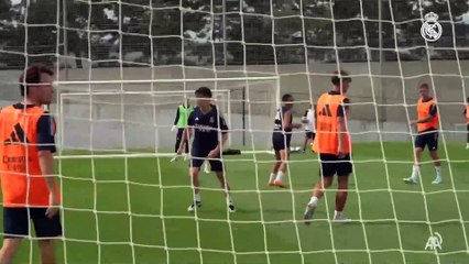 Arda Güler, Real Madrid antrenmanlarındaki futboluyla övgü alıyor