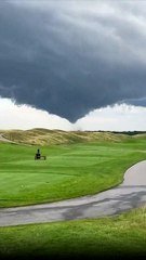 شاهد: إعصار يضرب مناطق في شيكاغو الأمريكية