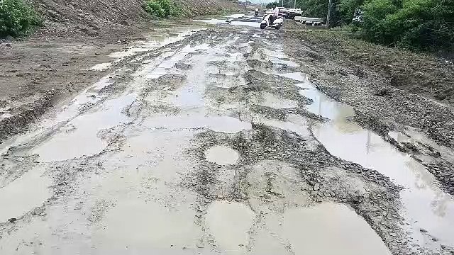 The road does not reach Malkhedi railway junction, passengers are getting worried