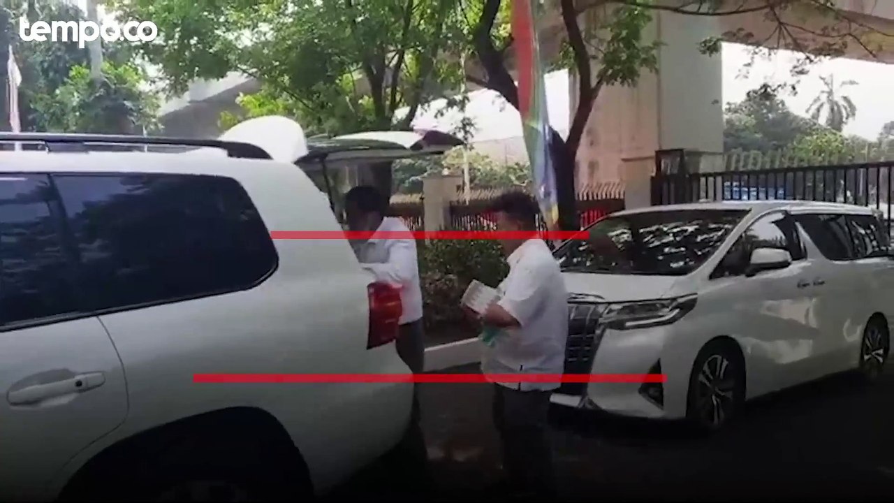 Maqdir Ismail Bawa Uang Dolar Senilai Rp26,9 Miliar Kasus Menara BTS