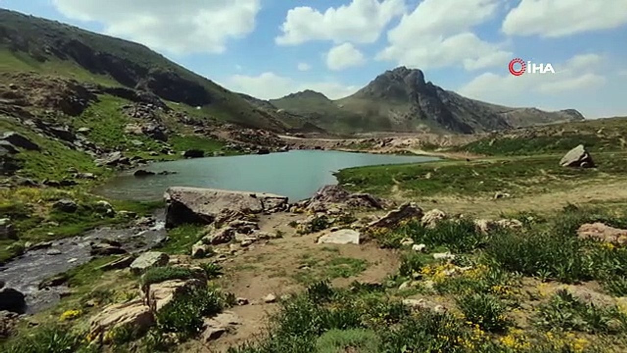 Terörden temizlenen Cilo Dağları ve Sat Buzul Gölleri doğal güzellikleri ile hayran bırakıyor