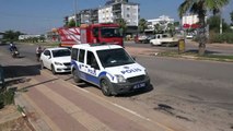 Antalya'da İkinci El Mobilya ve Eşya Satılan İş Yerinde Yangın Çıktı