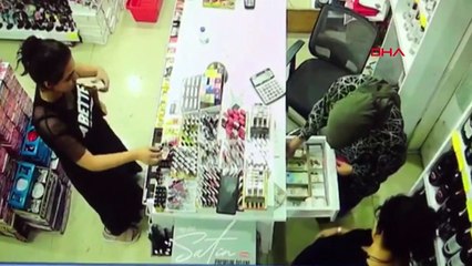 İranlı turistler Antalya'da hırsızlık yaparken yakalandı