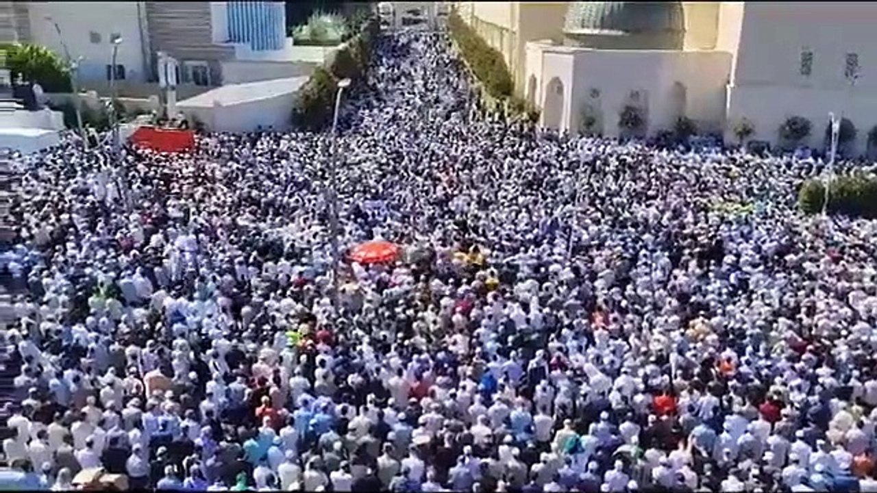 Menzil cemaati lideri Abdulbaki Erol son yolculuğuna uğurlandı