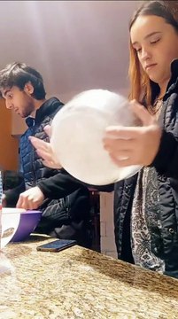 Les ustensiles de cuisson en verre glissent et se brisent