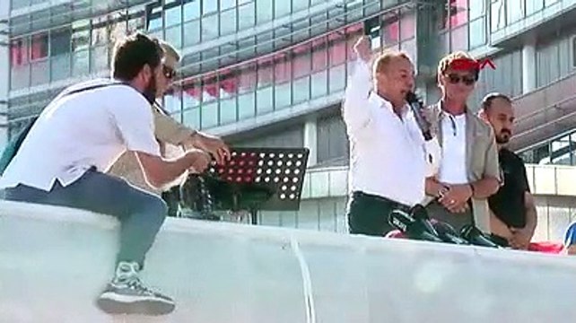 Tanju Özcan, CHP önüne koltuk fırlattı! Kılıçdaroğlu al bu koltuğu git evinde otur, torunlarını sev