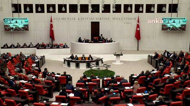 Elif Esen: “Birkaç ay önce hepimiz tv’lerde bağış kampanyasını izledik. bu paralar nerelerde? Bağışlar nerede kullanıldı?”