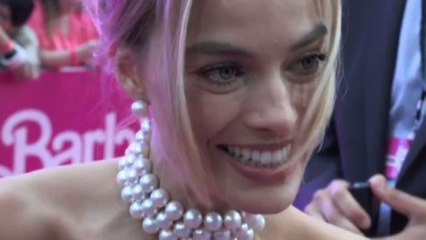 Margot Robbie e le altre star di "Barbie" alla prima europea a Londra