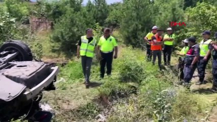 Une voiture se renverse au passage à niveau de l'autoroute TEM Duzce, le conducteur perd la vie