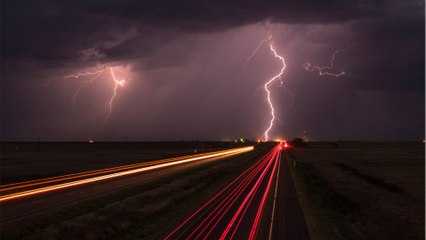 Im Auto, Cabrio und Camper: Richtig bei Gewitter verhalten