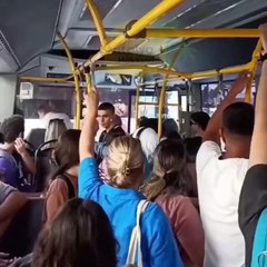 Antalya'da ilginç olay! Klimaları açmadı diye sitem eden yolculara kızan şoför aracı bırakıp gitti
