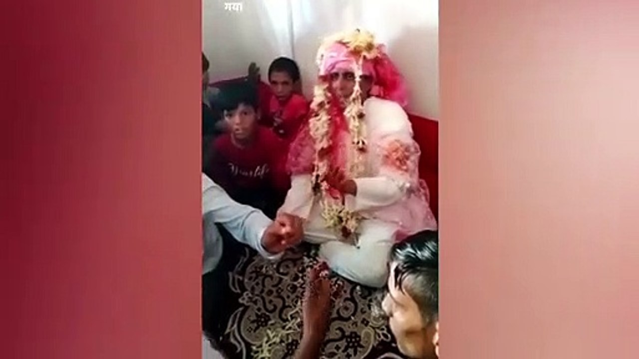 La famille de la mariée a brutalement battu le marié qui s'est avéré chauve au mariage