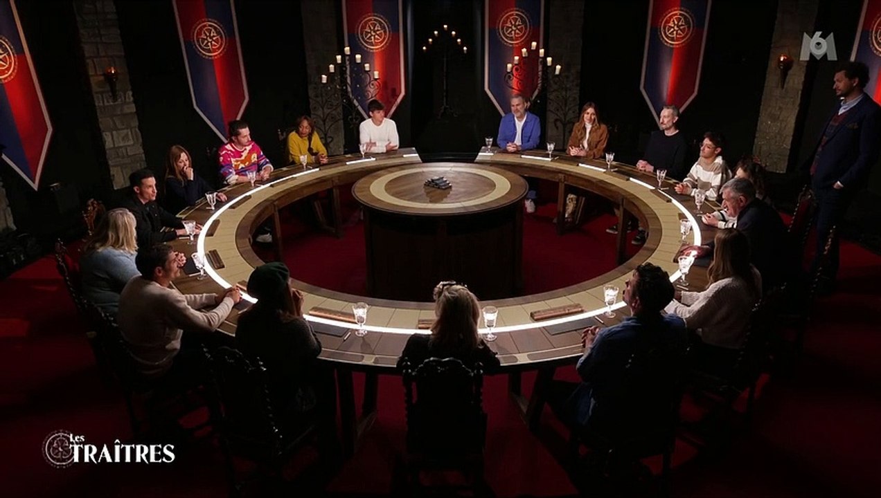 Juju Fitcats fond en larmes face à son fiancé Tibo InShape dans "Les Traîtres" sur M6.