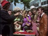 Monty Pythons Flying Circus S01E01