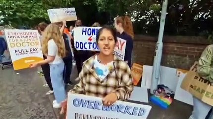 'We will continue to leave' - Watch as Worthing junior doctor gives ominous warning during longest walkout