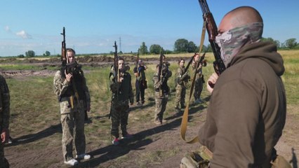 Ukraine : le combat des femmes soldats pour des uniformes qui leur vont