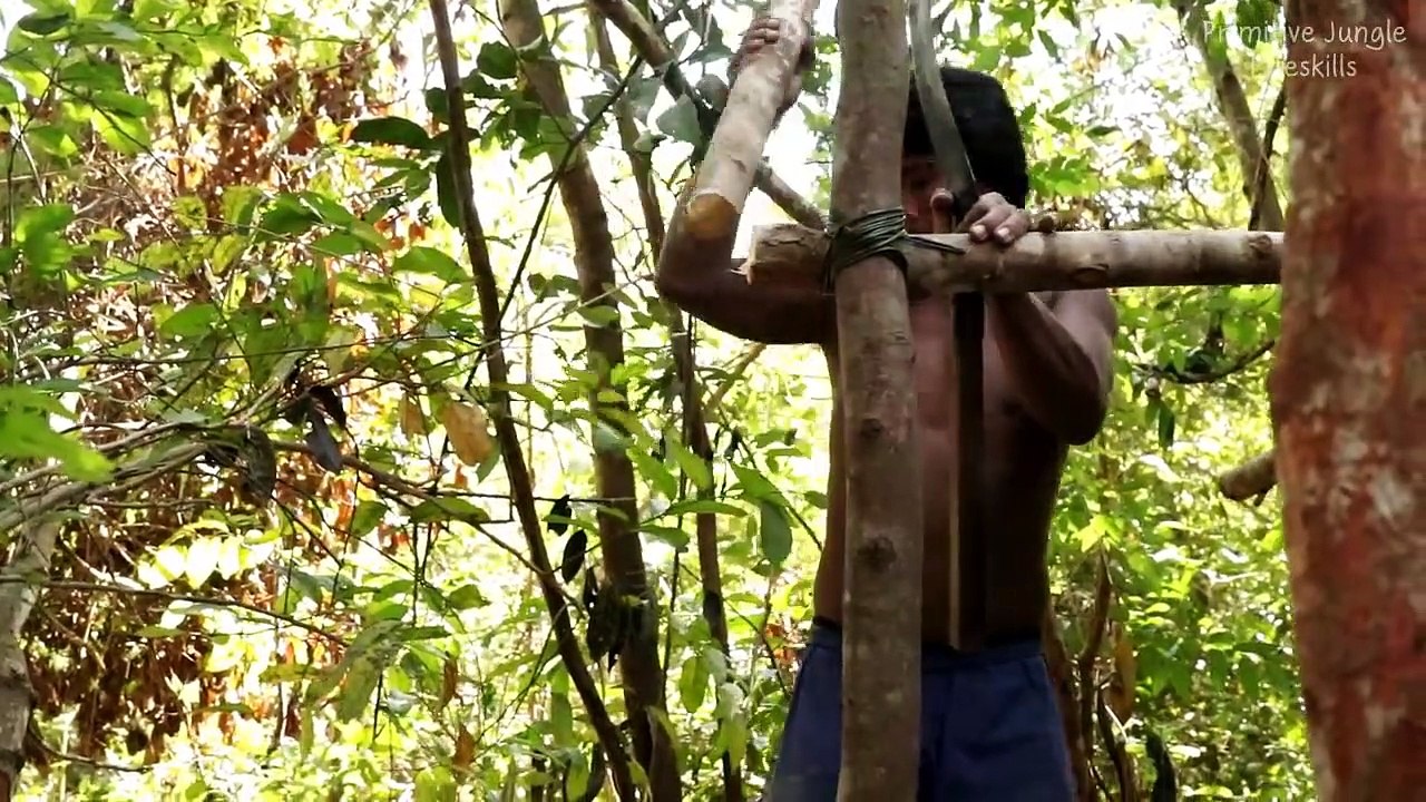 Amazing Clever Bushman Building Beautiful Wooden Villa House on Top Roof King Mansion