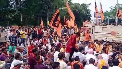 शासकीय कार्य में बाधा का अपराध दर्ज करने के विरोध में सर्व हिन्दू समाज ने निकाली रैली, कलेक्टोरेट के सामने किया 4 घंटे चक्काजाम
