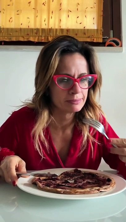 Federica Scagnetti, titktoker che bacia in bocca il fratello