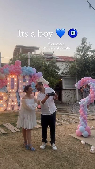 Ezgi Mola'nın bebeğinin cinsiyeti belli oldu