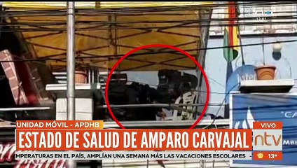 Le cayó una barra a Amparo Carvajal
