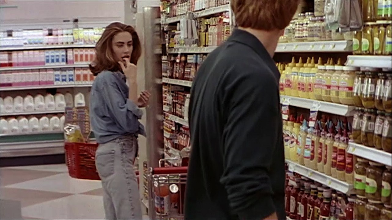 Une épouse trop parfaite Bande-annonce (EN)