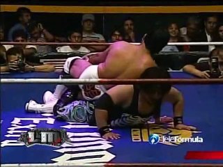 Dr. Cerebro © vs Masada for the IWRG Intercontinental Lightweight Championship IWRG 04.11.2010 Arena Naucalpan