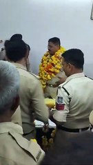 Video: इंदौर का एक ऐसा थाना, जहां टीआइ के लाइन अटैच पर मना जश्न