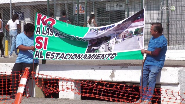 Por obra, retirarán 6 de cada 10 estacionamientos en Chapala; comerciantes se manifiestan