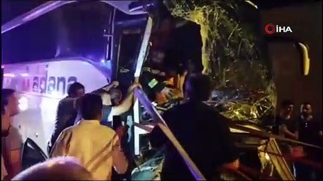 Adana'da biri otobüs 7 araç kazaya karıştı: 16 yaralı