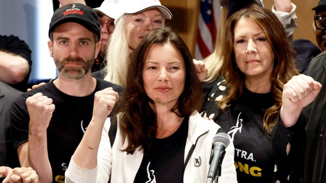 SAG-AFTRA Strike: President Fran Drescher Blames Studios As Reason for Breaking Down | THR News