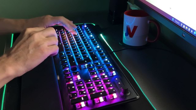 Test du Roccat VULCAN II : un clavier mécanique gaming durable au style accrocheur