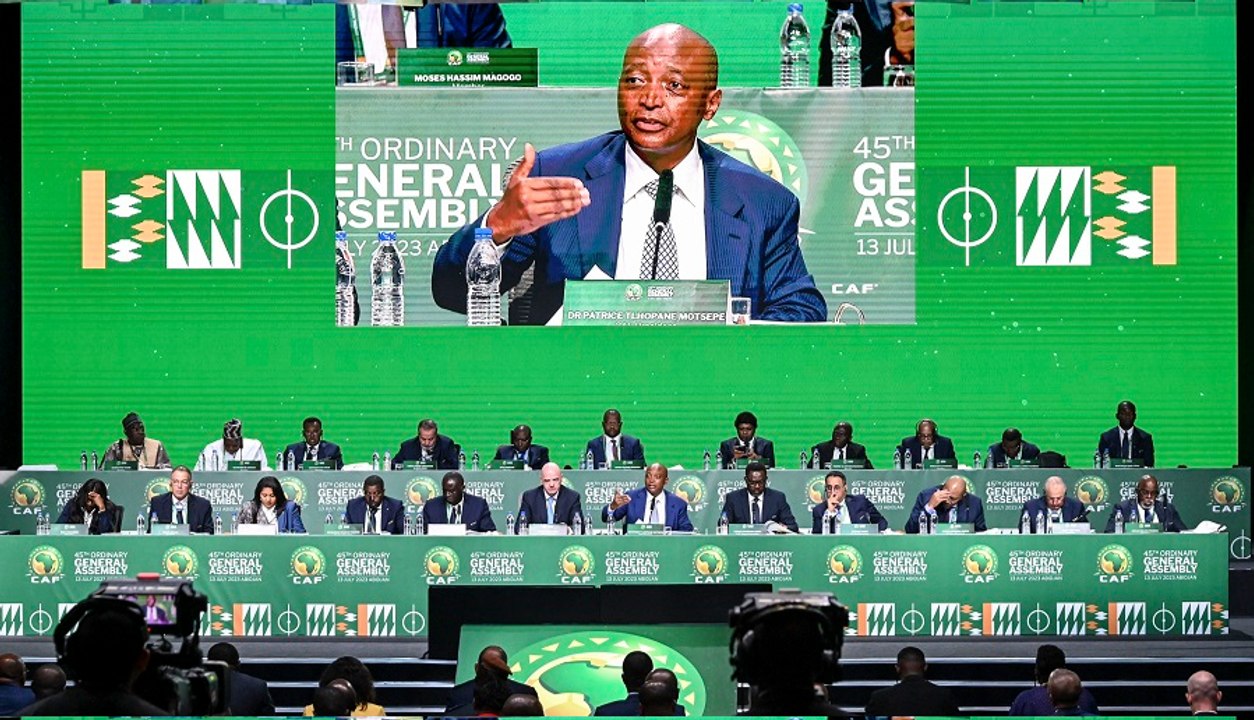 "كاف" يحدّد موعد انطلاق منافسات "الدوري الإفريقي"