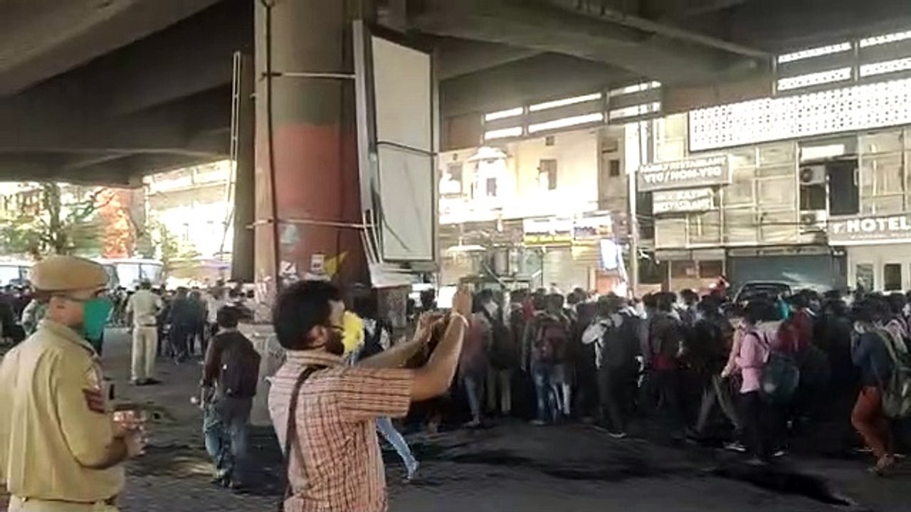 यह कैसा नो पार्किंग जोन ?